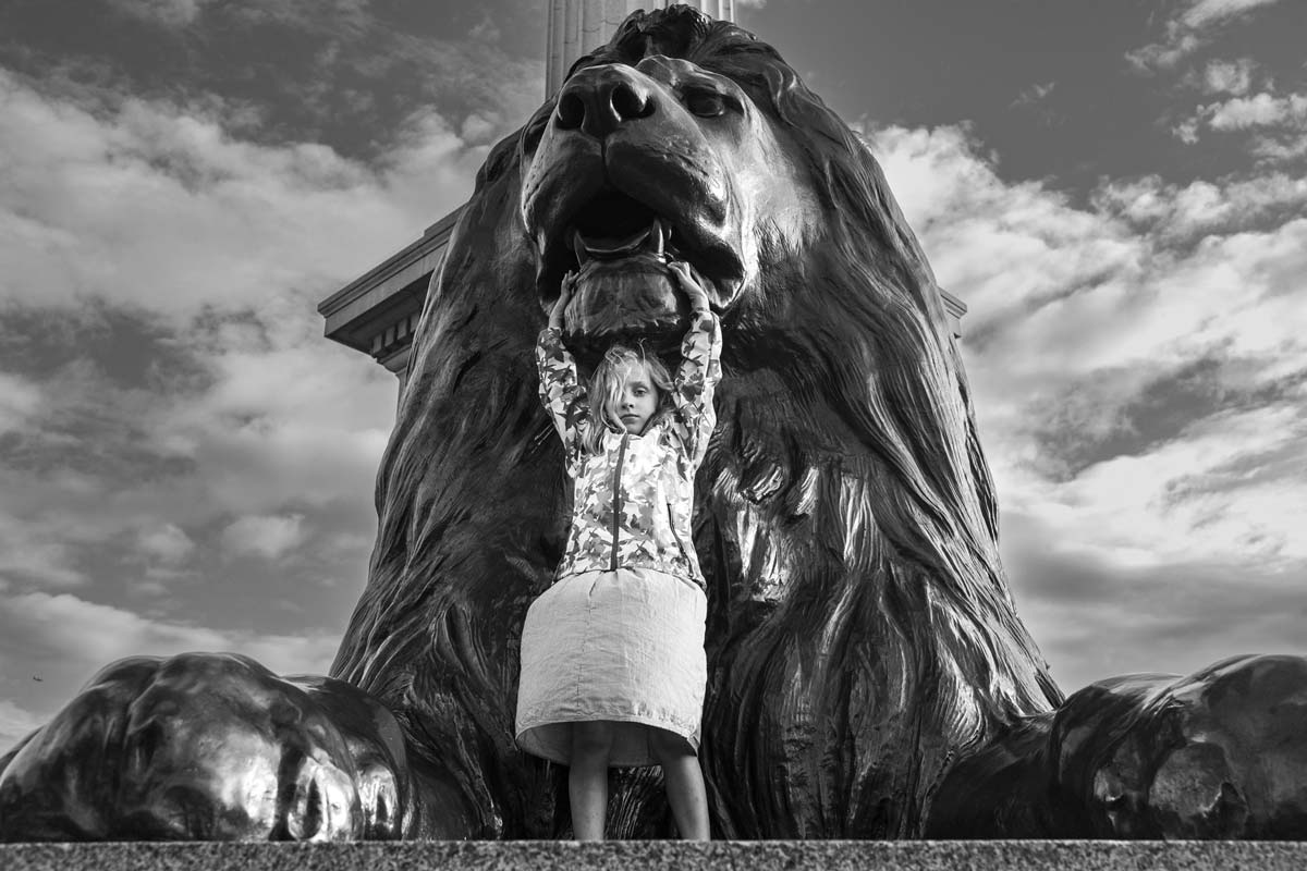 Fotografie z cyklu Evropský deník - Hrátky se lvem, Londýn, Anglie, 2016